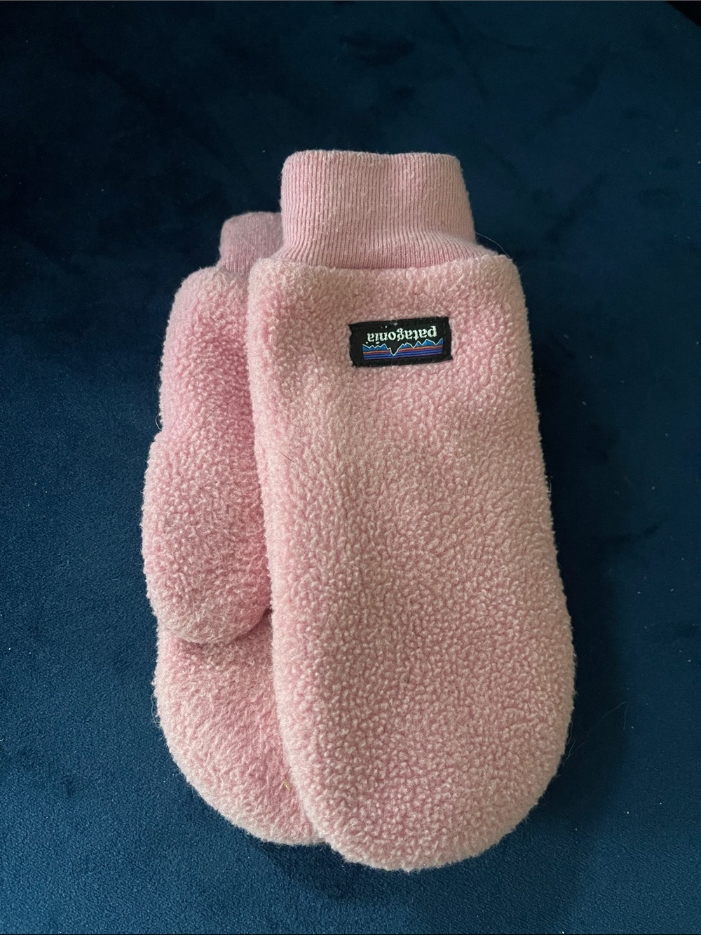 Patagonia Kids Light Pink Fleece Mittens